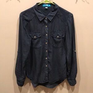 Buttons 100% lyocell long sleeve button down Small